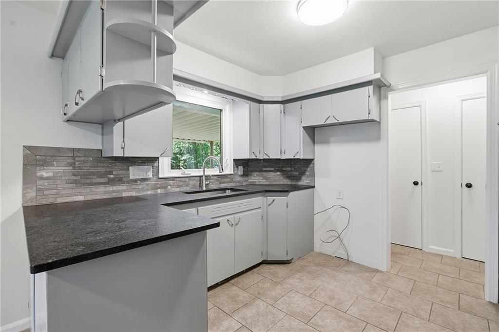 7915 Evanston Street Property Photo 8