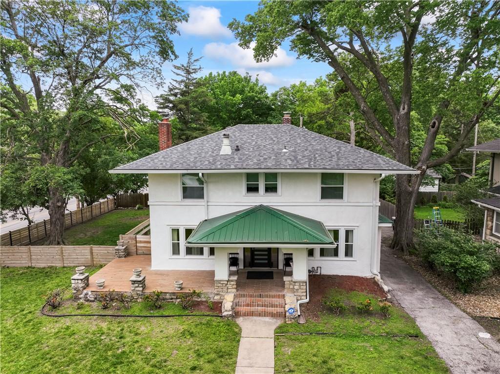 7444 Summit Street Property Photo 4