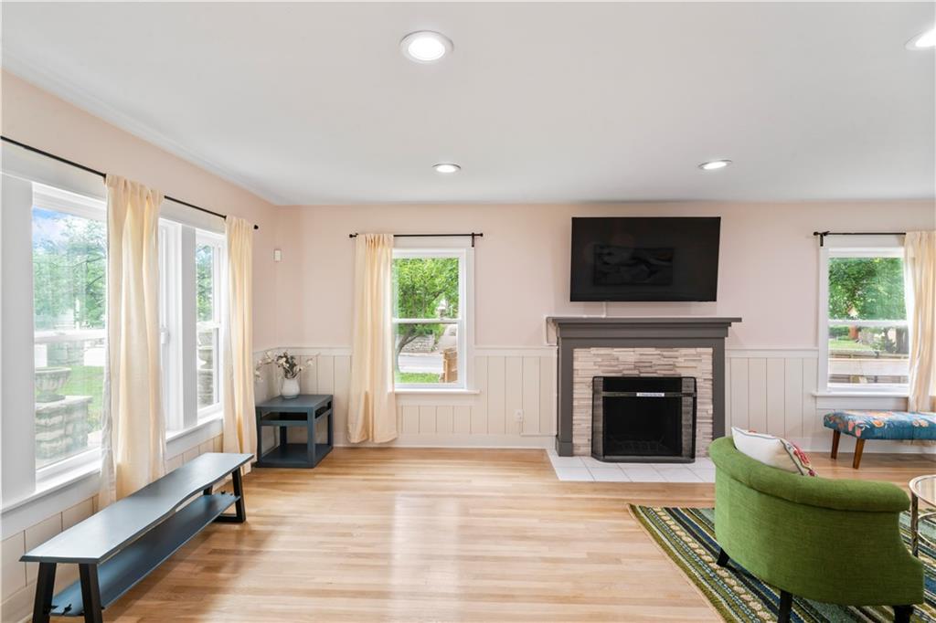 7444 Summit Street Property Photo 11