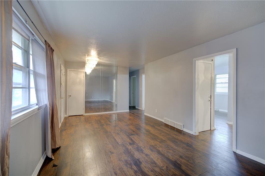 1836 E 78th Street Property Photo 3