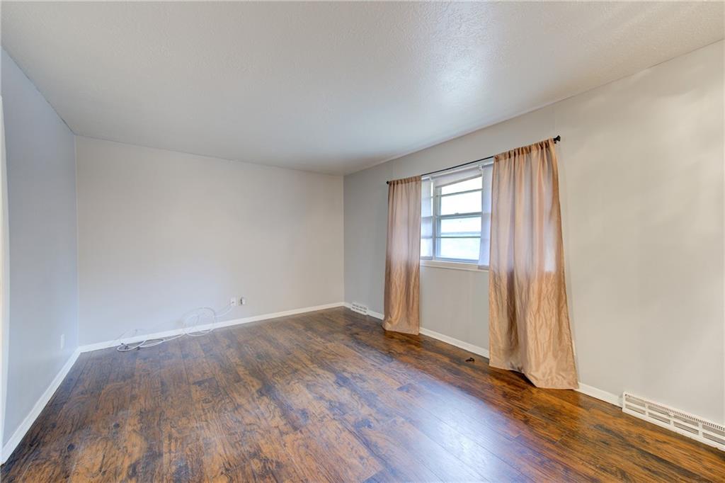 1836 E 78th Street Property Photo 4
