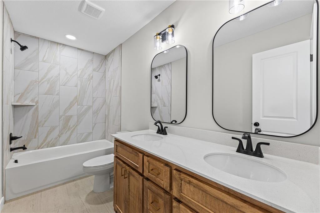 20755 Emerald Street Property Photo 27