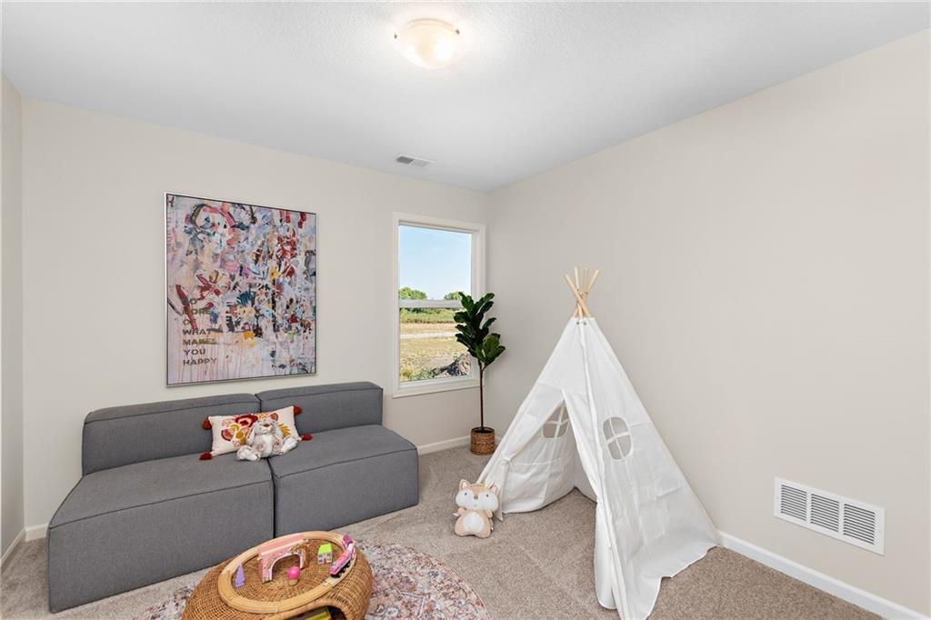 20755 Emerald Street Property Photo 28