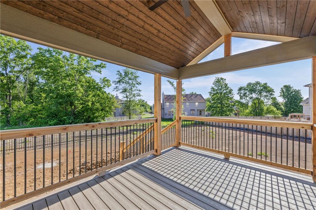 20755 Emerald Street Property Photo 33
