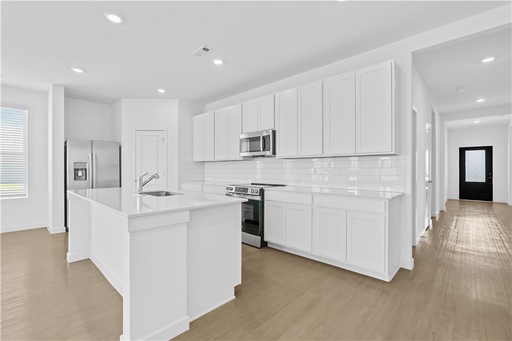 21395 Cleveland Street Property Photo 8