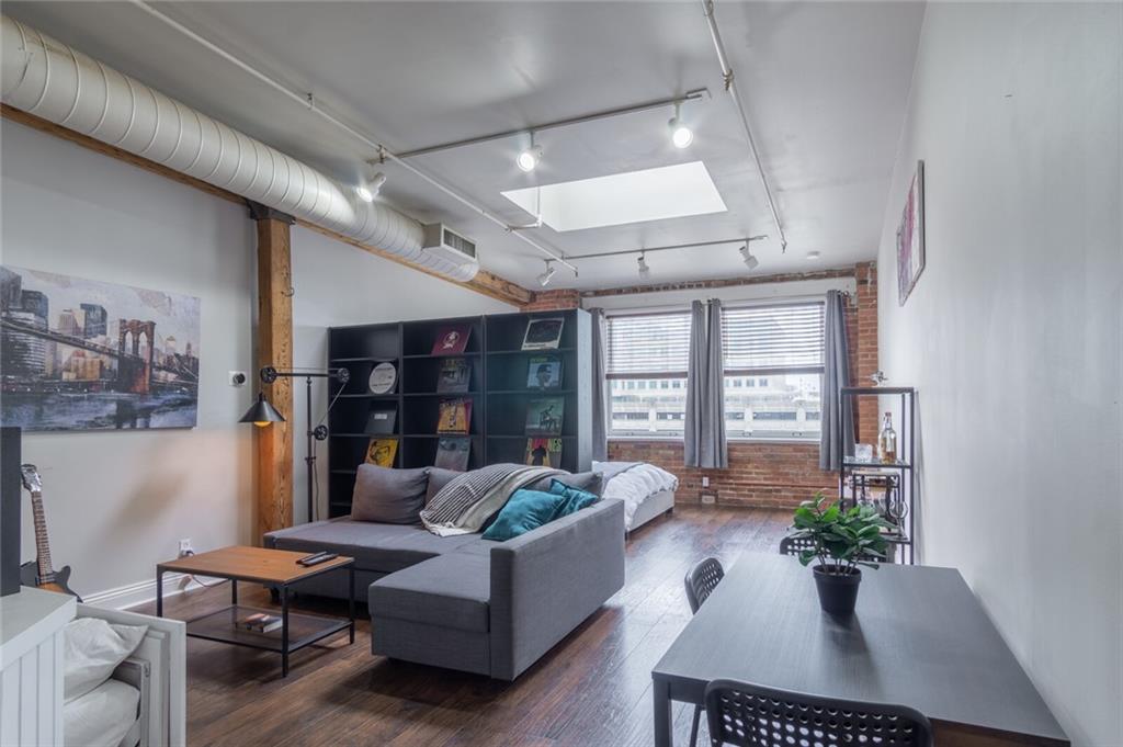 700 Broadway Boulevard Property Photo 1
