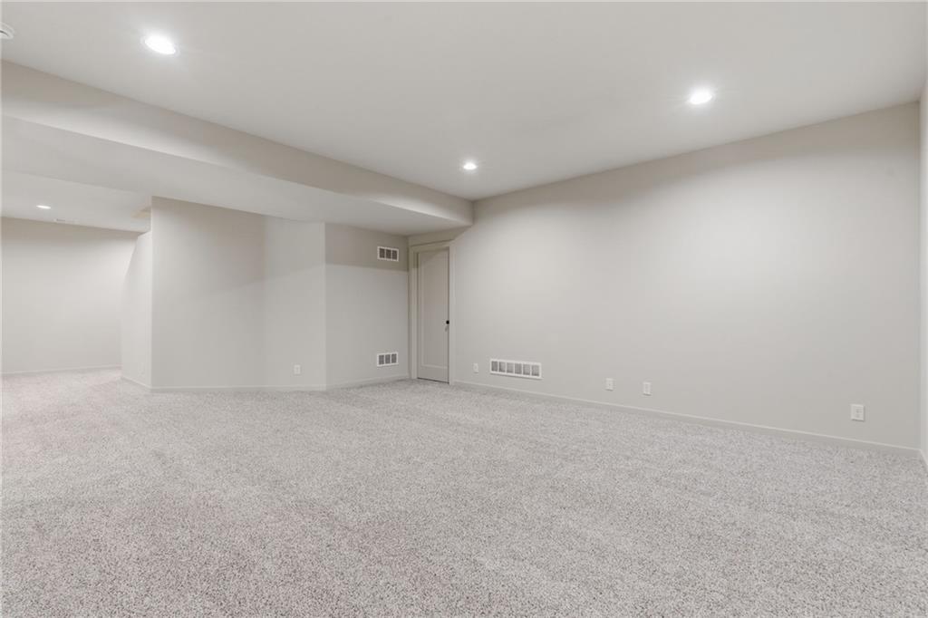 12406 W 170th Terrace Property Photo 44