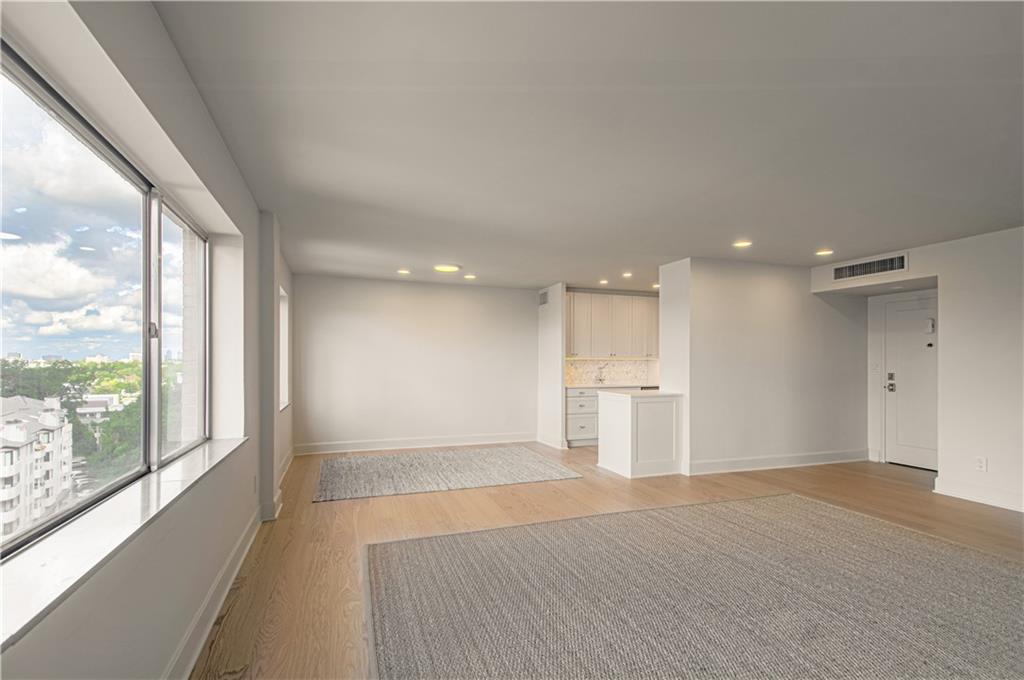 4550 Warwick Boulevard Property Photo 7