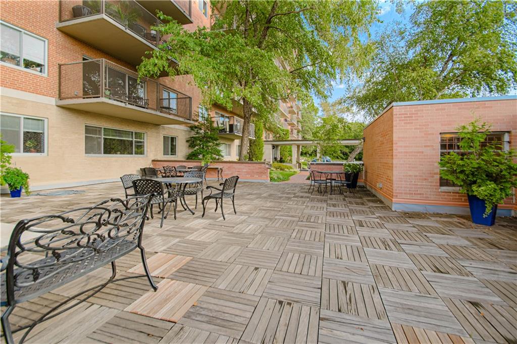 4550 Warwick Boulevard Property Photo 8