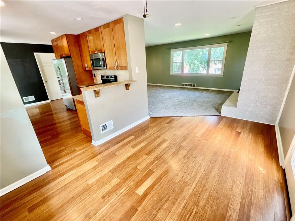 3706 N Grand Avenue Property Photo 6
