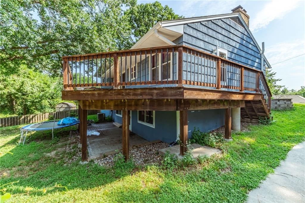 3706 N Grand Avenue Property Photo 9