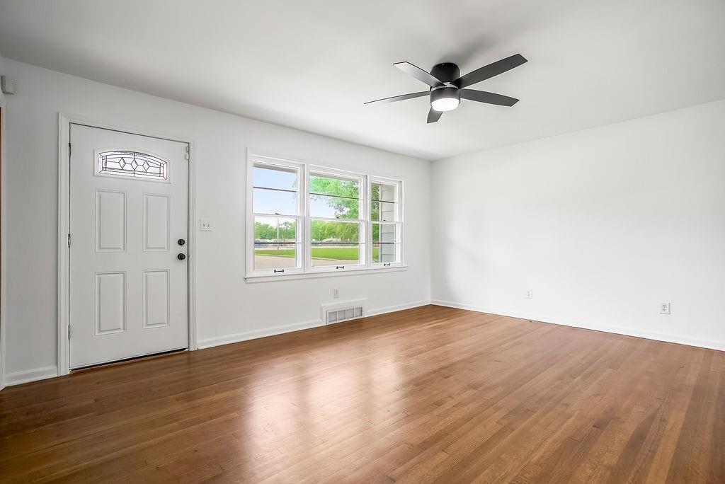 616 S Lee Avenue Property Photo 4