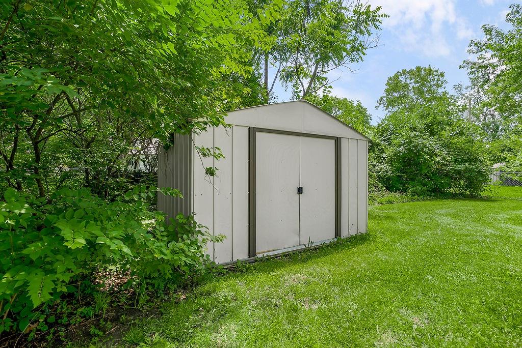 616 S Lee Avenue Property Photo 28