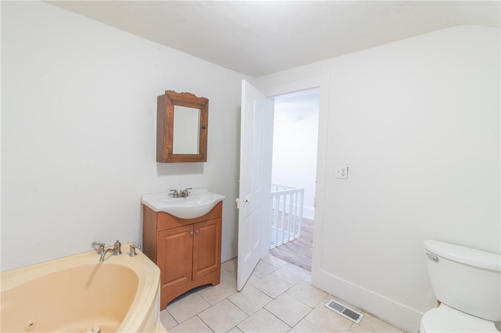 701 S Pine Street Property Photo 16