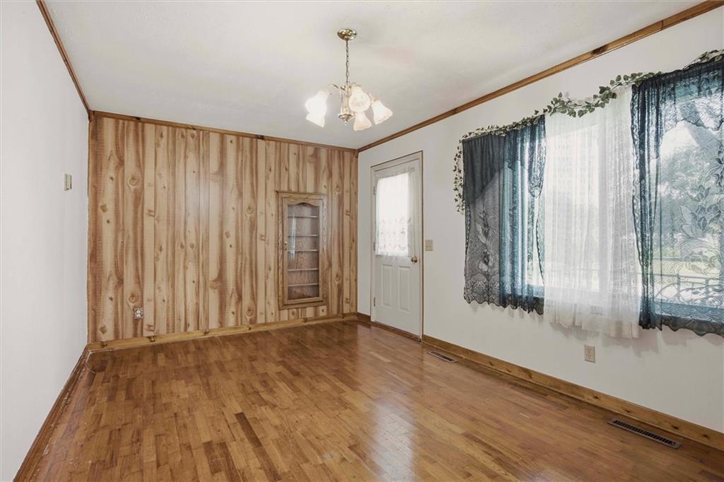 818 N Houston Street Property Photo 4