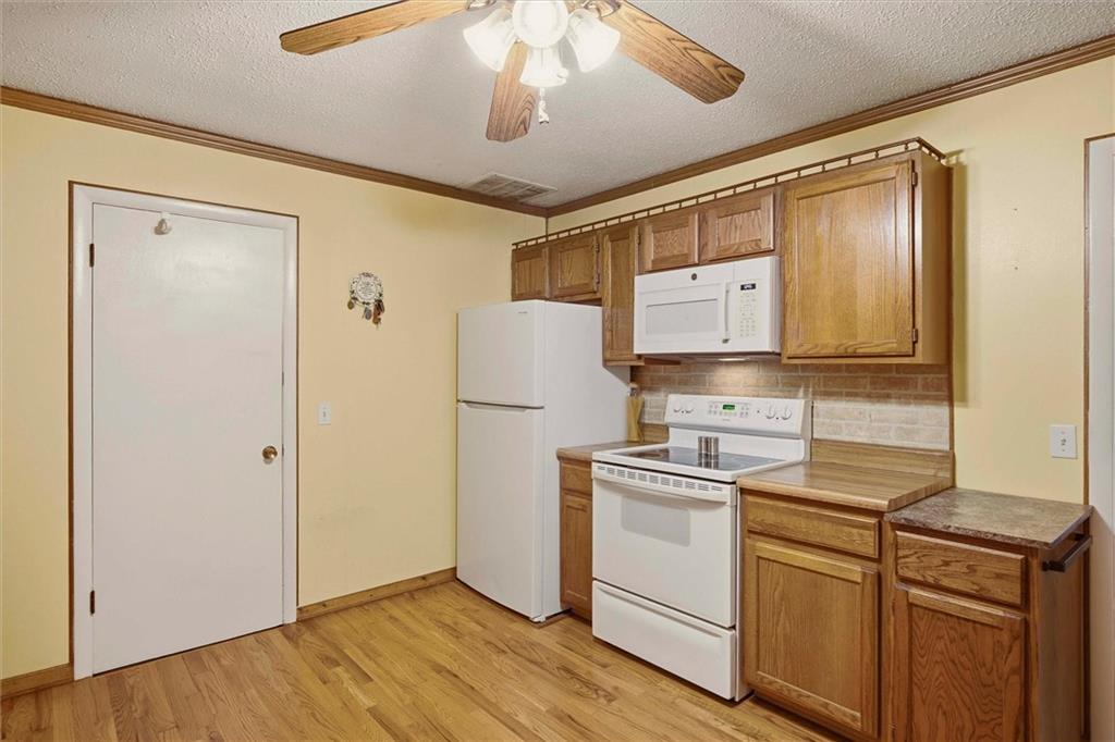 818 N Houston Street Property Photo 7
