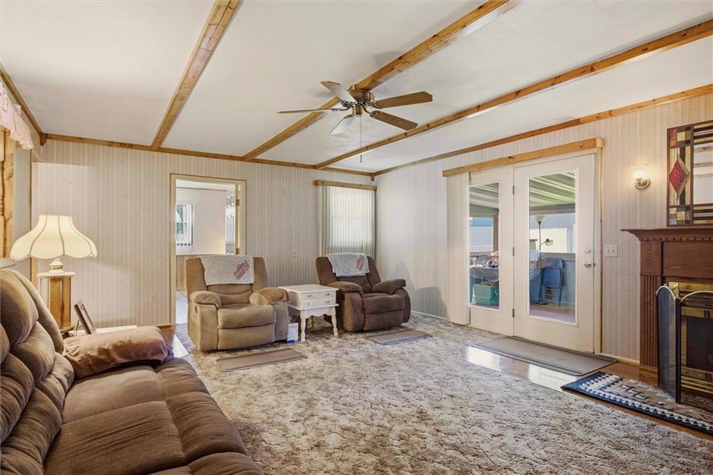 818 N Houston Street Property Photo 9