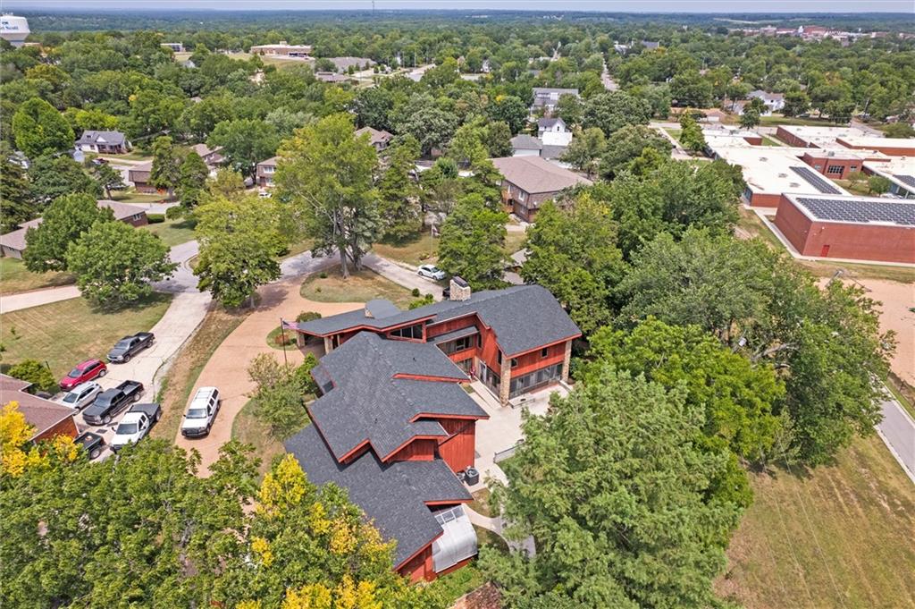 402 Lees Circle Drive Property Photo 18