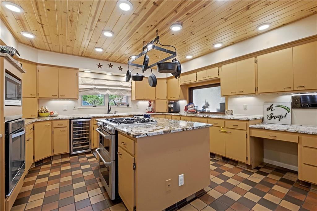 402 Lees Circle Drive Property Photo 28