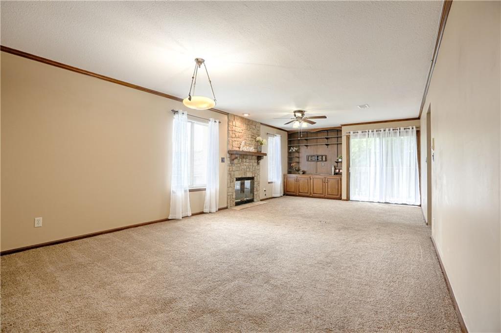 303 E Partridge Avenue Property Photo 5