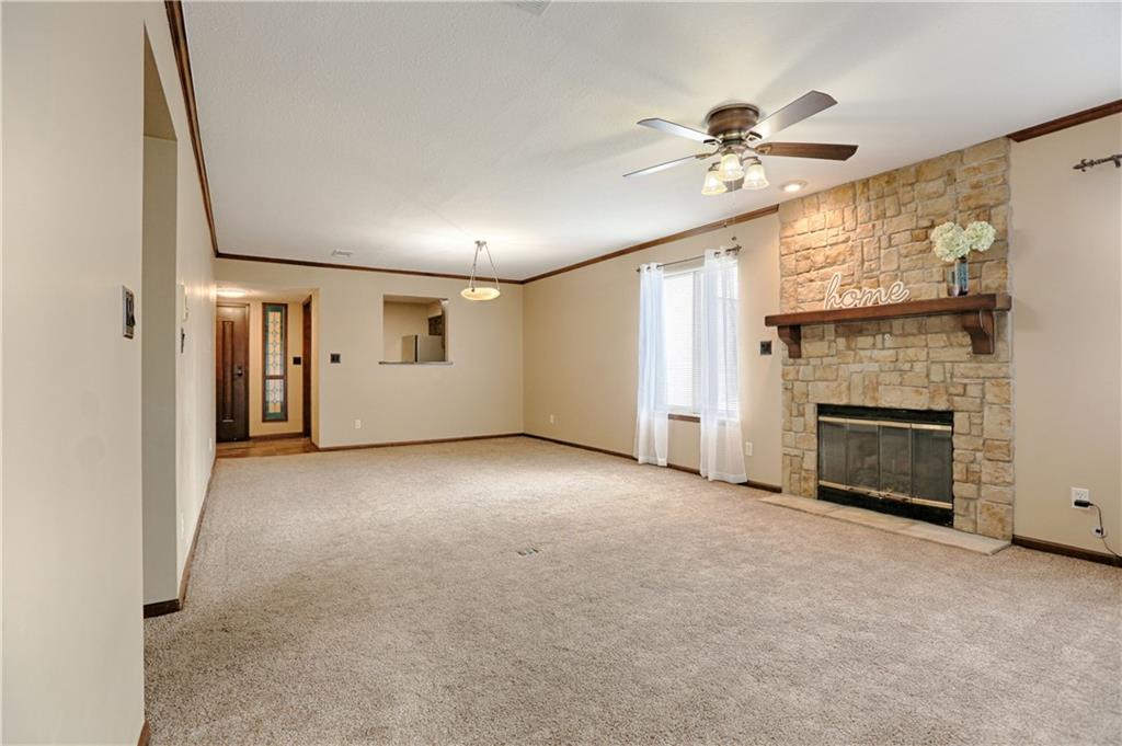 303 E Partridge Avenue Property Photo 6