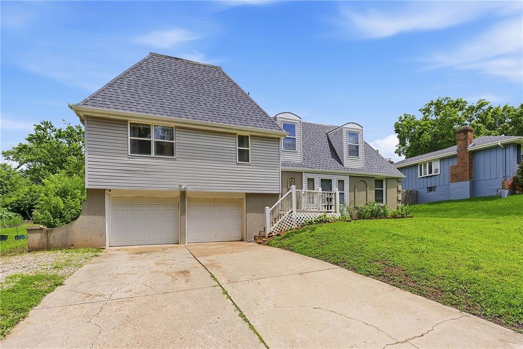 13013 Corrington Avenue Property Photo