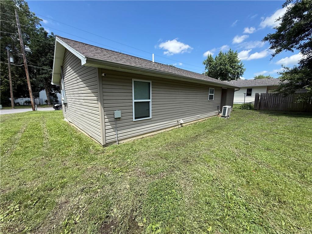 320 E Allison Street Property Photo 2
