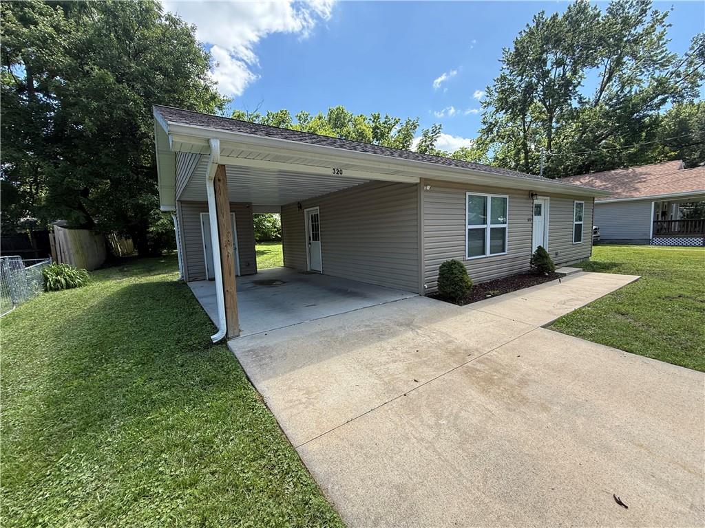 320 E Allison Street Property Photo 5