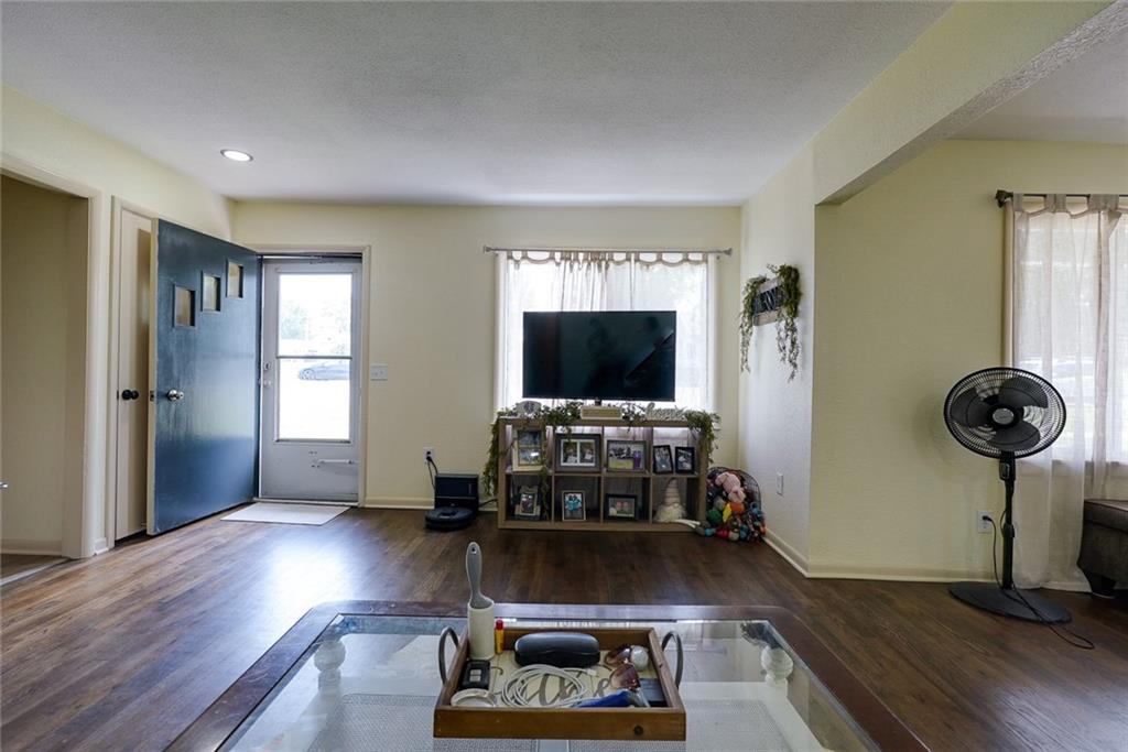 502 W Broadway Street Property Photo 15