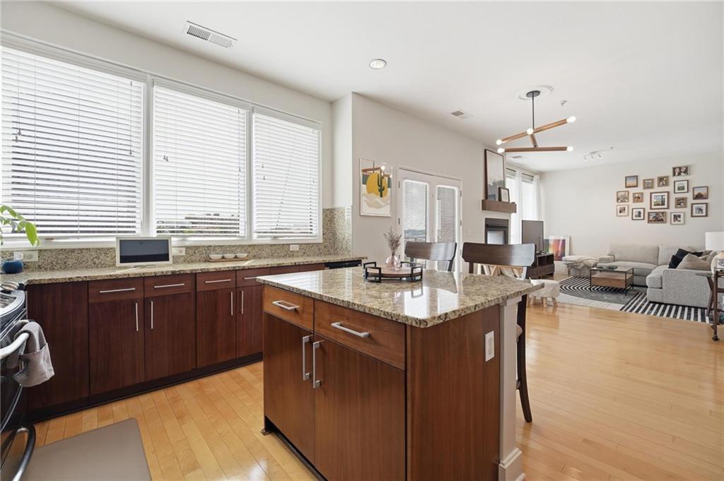 4521 Wornall Road Property Photo 17