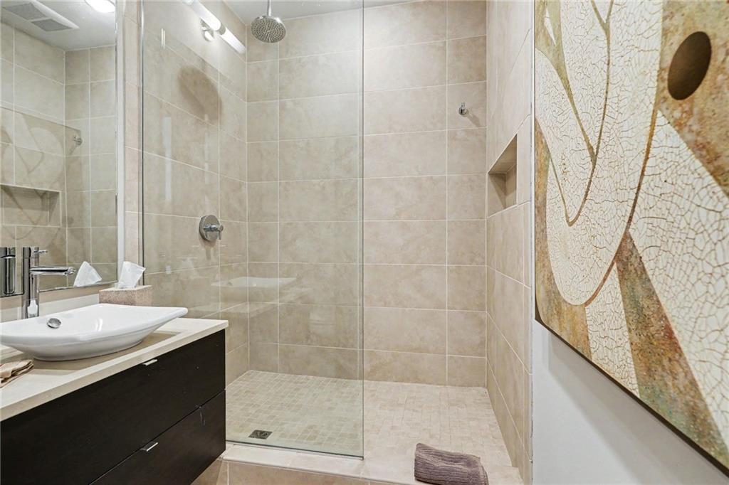 229 Ward Parkway Property Photo 19