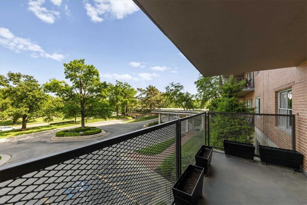 4550 Warwick Boulevard Property Photo 12