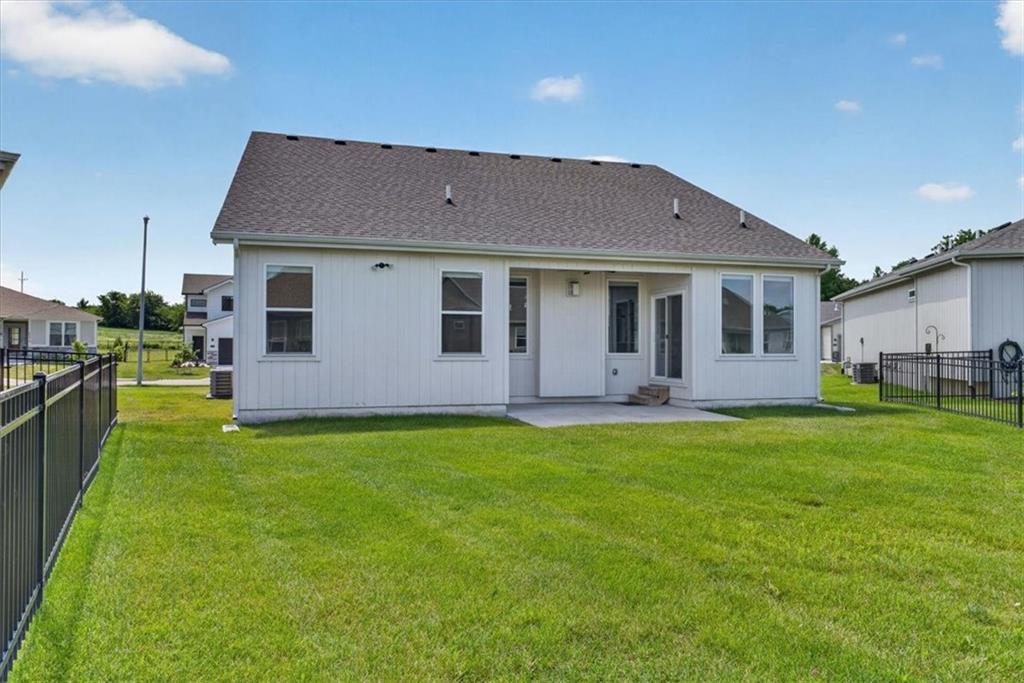 20858 W 190th Place Property Photo 47
