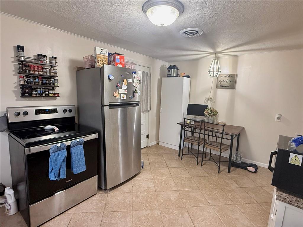 815 Meade Street Property Photo 11