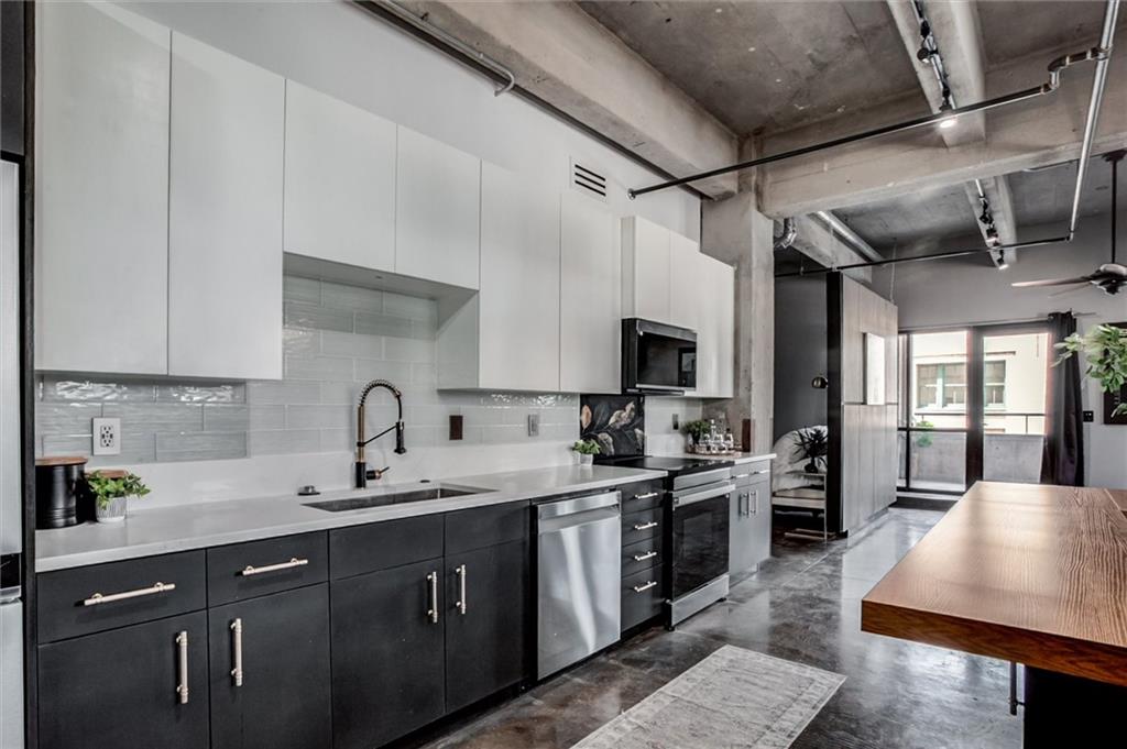 360 W Pershing Road Property Photo 14