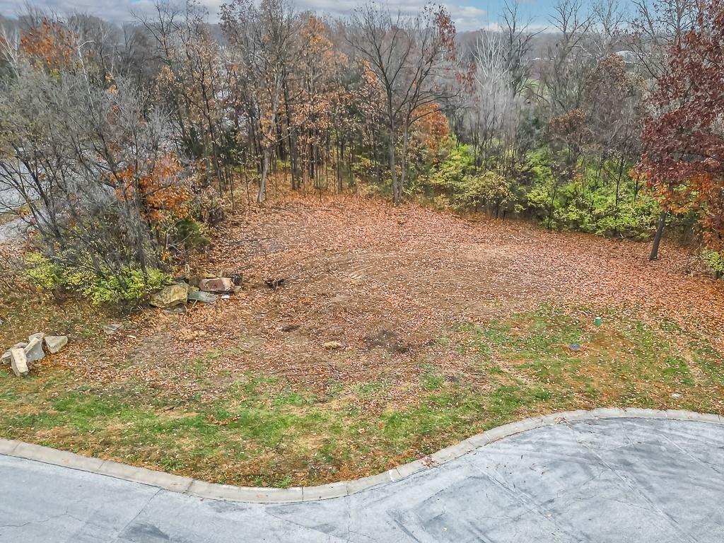 1946 Edgewood Drive Property Photo 2
