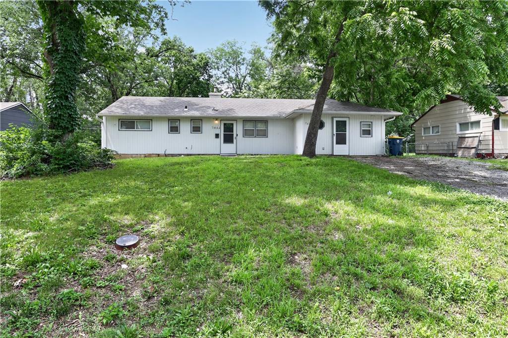 7802 E 112 Street Property Photo 6