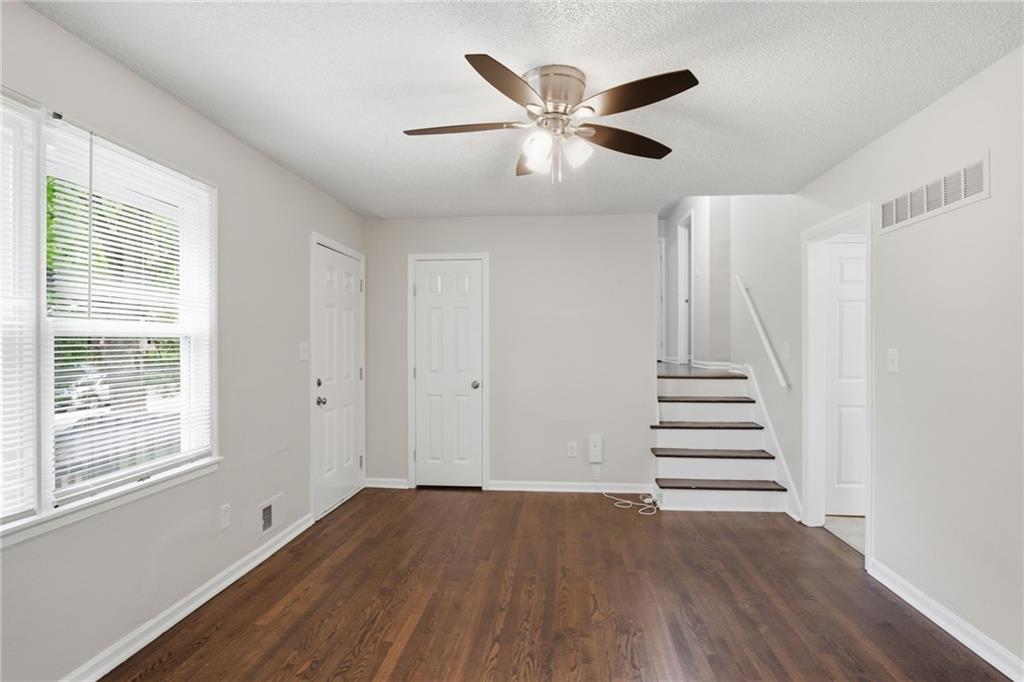 8909 Stark Avenue Property Photo 3