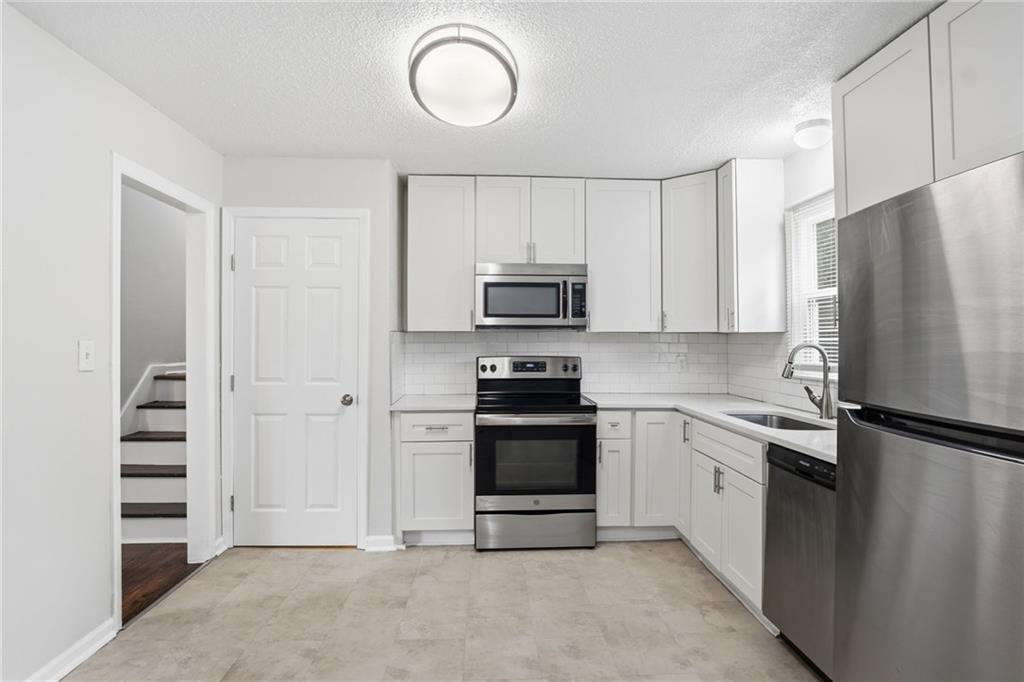 8909 Stark Avenue Property Photo 14