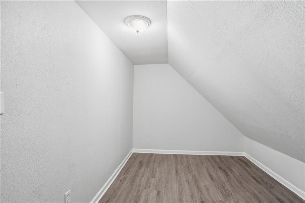 8909 Stark Avenue Property Photo 24