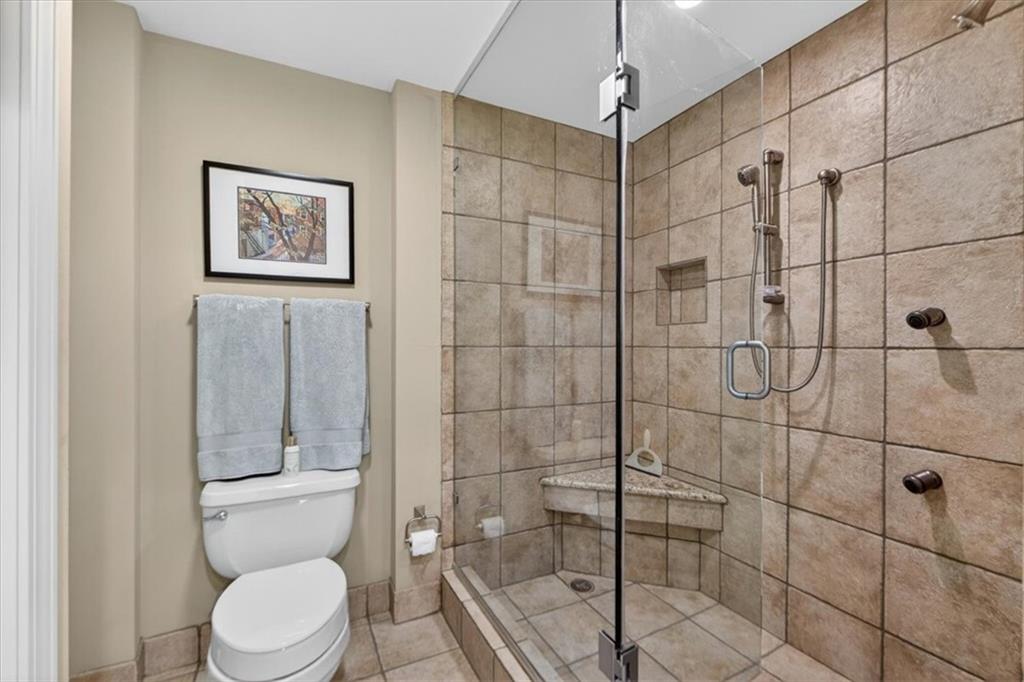 121 W 48th Street Property Photo 16