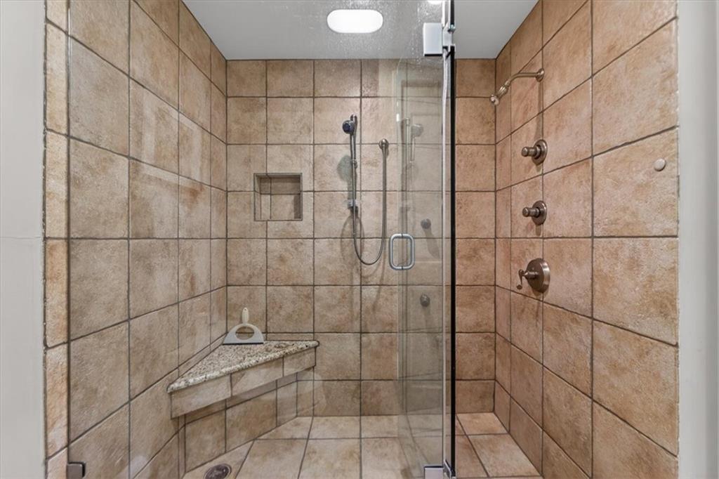 121 W 48th Street Property Photo 17
