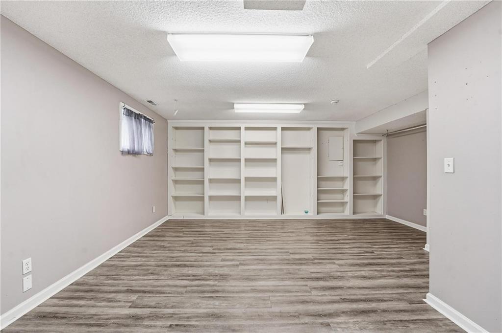 212 E Hansen Court Property Photo 25