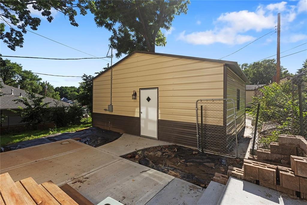 528 N White Avenue Property Photo 42