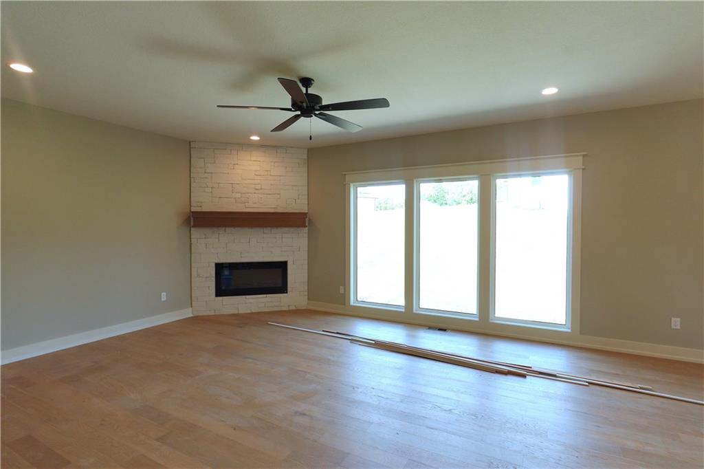12720 Nw Larkspur Lane Property Photo 8