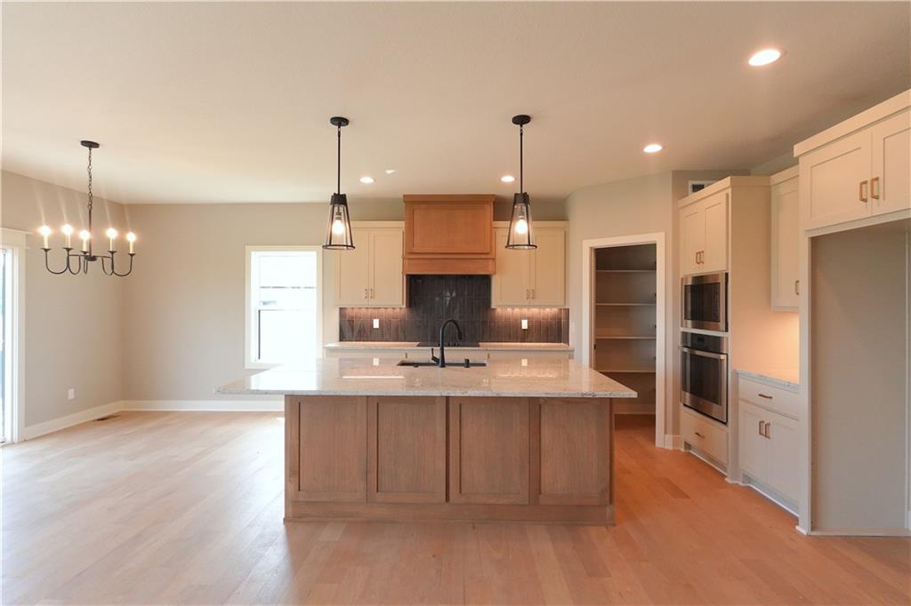 12735 N Champanel Way Property Photo 5
