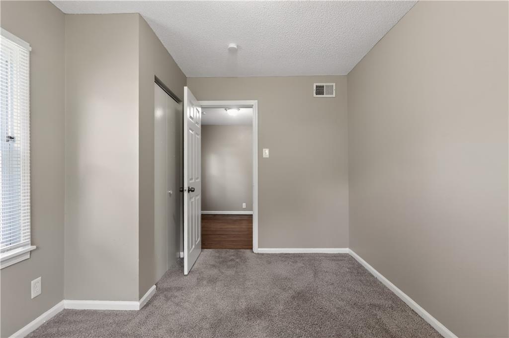 816 S Logan Avenue Property Photo 6