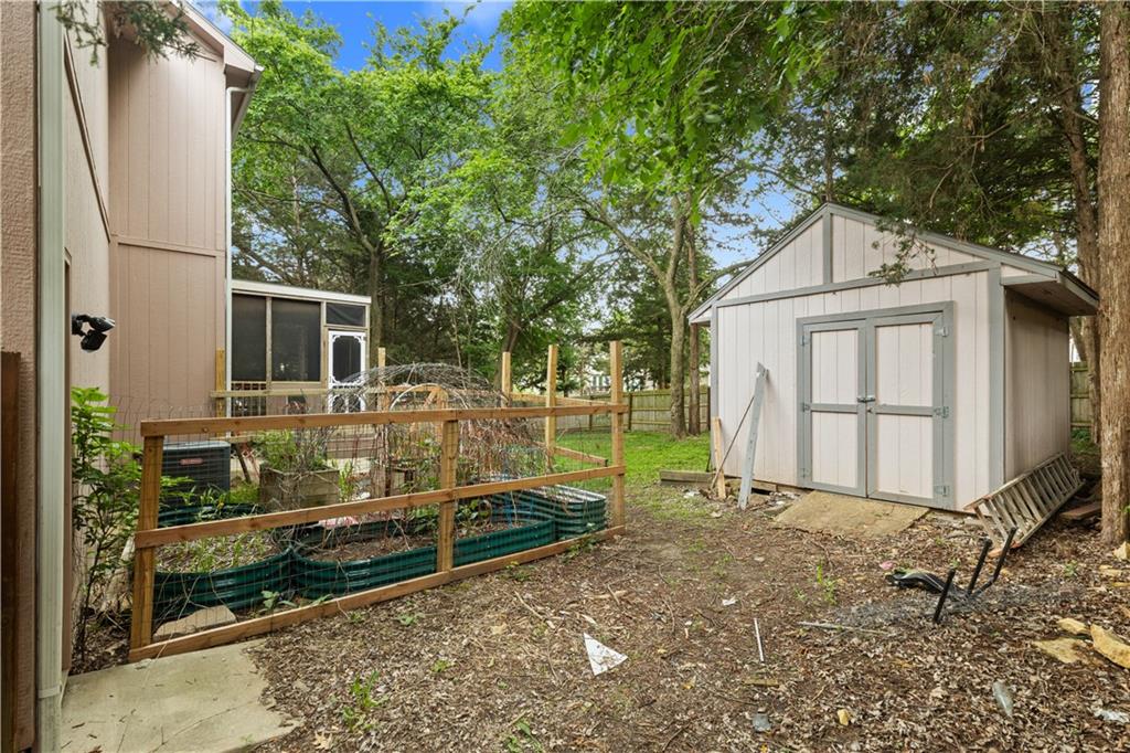 34561 W 85th Terrace Property Photo 25