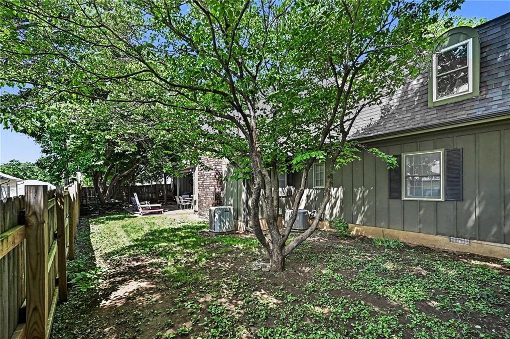 137 E Elm Street Property Photo 33