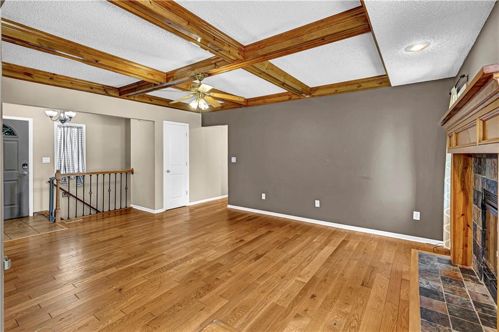 906 Pine Crest Avenue Property Photo 8